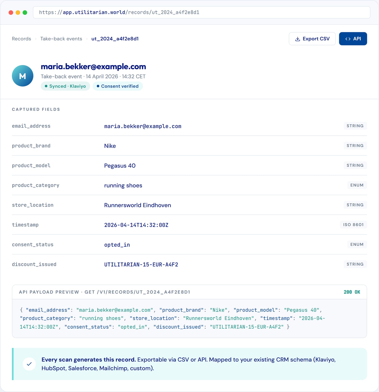 Exemple d'enregistrement CRM produit par un scan&nbsp;: email vérifié, marque, modèle, catégorie, magasin, horodatage, statut de consentement, code de réduction